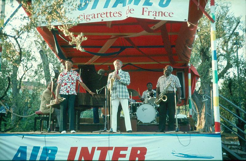 1975-09.jpg - Harlem Stompers 22.07.1975 Garden Stage
Samy Price, Doc Cheatham, Arvell Shaw, Earl Warren, Panama Francis, John Hardee