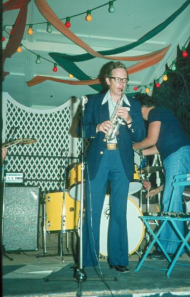 1975-11.jpg - 23.07.1975 23:00 Dance Stage
Bob Wilber