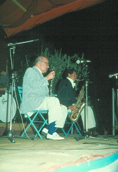 1975-17.jpg - 23.07.1975 24:00 Garden Stage
Barney Bigard, Illinois Jacquet