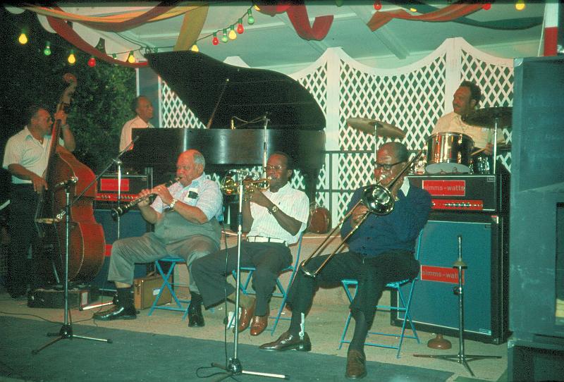 1975-24.jpg - Heritage Hall Jazzband 18.07.1975 21:00 Dance Stage
Placide Adams, Walter Lewis, Louis Cotrell jr., Terry Riley, Frog Joseph, Freddie Kohlman