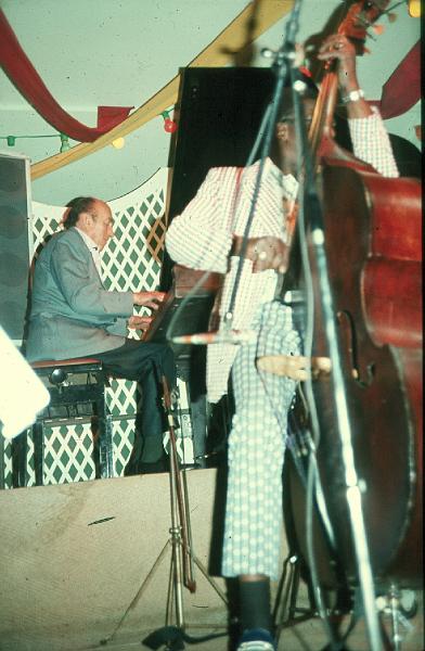 1975-25.jpg - 20.07.1975 23:00 Dance Stage
Art Hodes, Major Holley