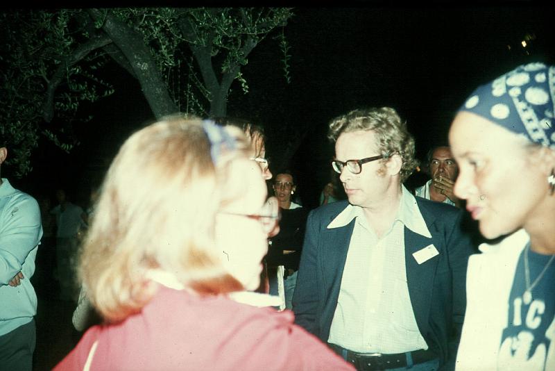1975-26.jpg - Bob Wilber & wife off-stage 1975