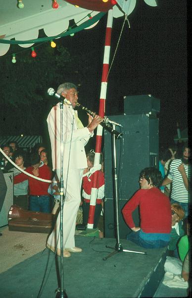 1975-27.jpg - 20.07.1975 23:00 Dance Stage
Herb Hall