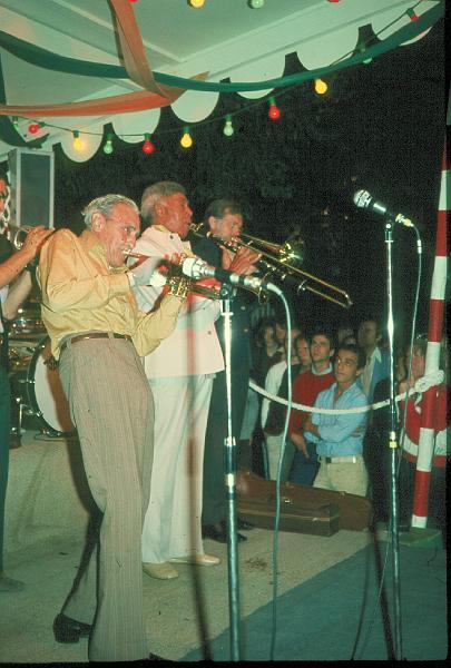1975-28.jpg - 20.07.1975 23:00 Dance Stage
Dick Sudhalter (special guest), Wingy Manone, Herb Hall, Eddie Hubble