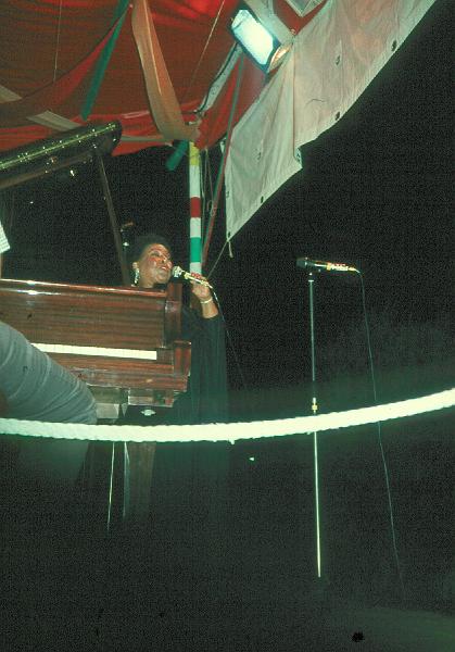 1975-43.jpg - Battle Of Blues Vocal 26.07.1975 23:00 Garden Stage
George Wein, Helen Humes